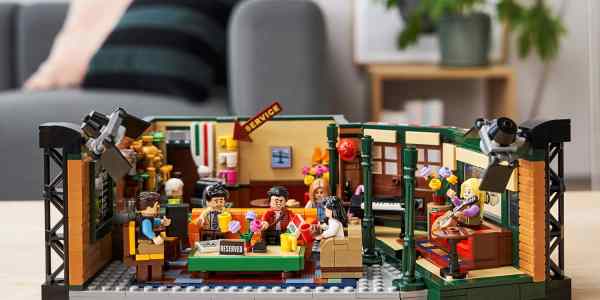 lego-friends-central-perk