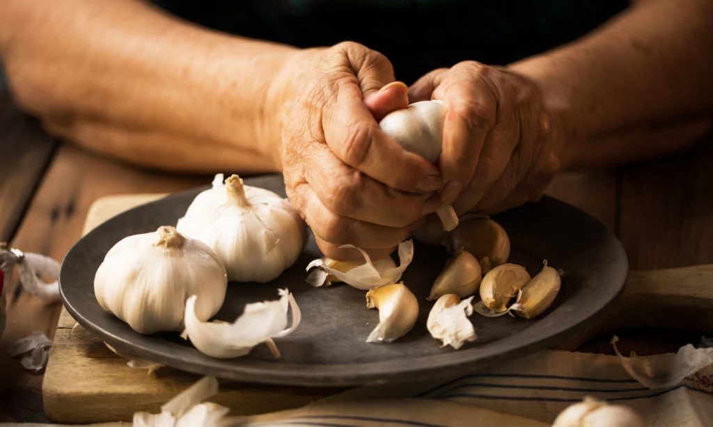 Chopping garlic