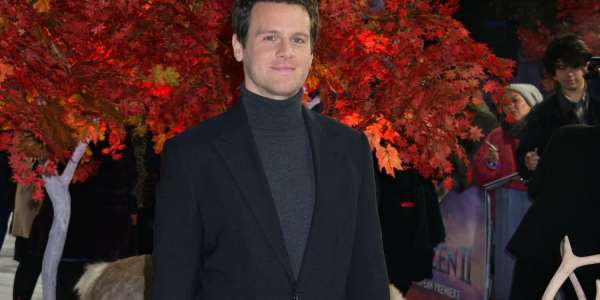 jonathan groff and just like that