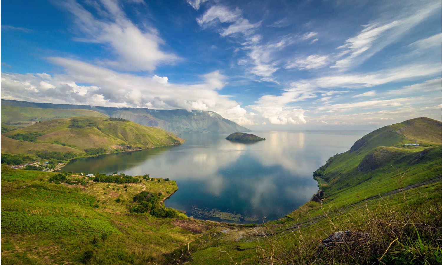 Sumatra Lake Toba