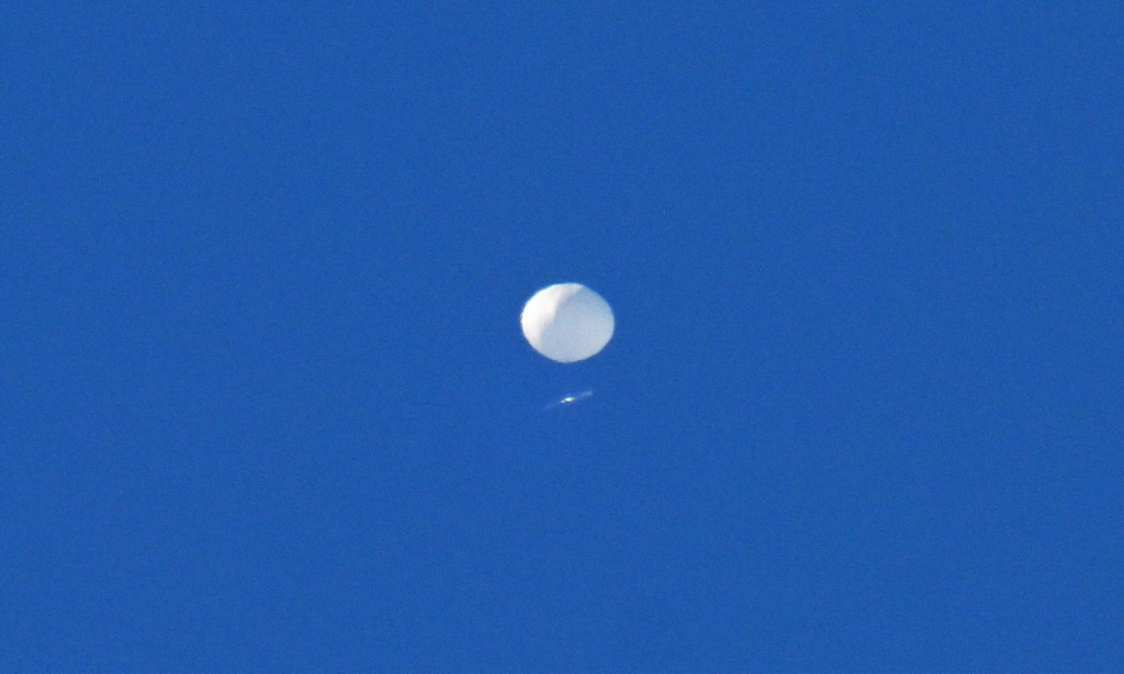 Image of the chinese balloon that america shots down