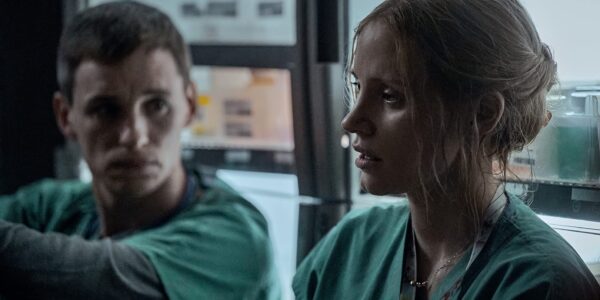 Eddie Redmayne and Jessica Chastain in The Good Nurse, one of the best thrillers on Netflix.