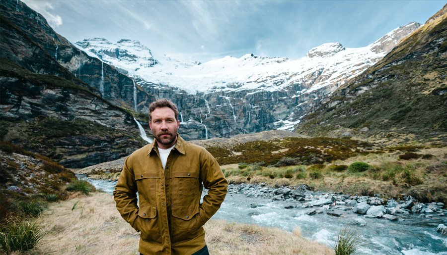 Channel 9's The Summit was filmed on New Zealand’s Southern Alps mountain range. The Summit’s host, Jai Courtney, is standing in front of these alps.
