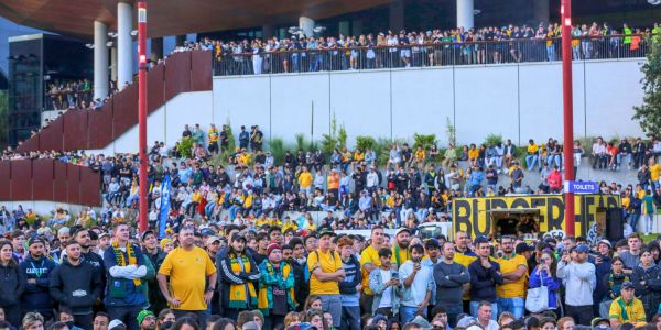 An image showing fans in Sydney watching the fifa world cup.