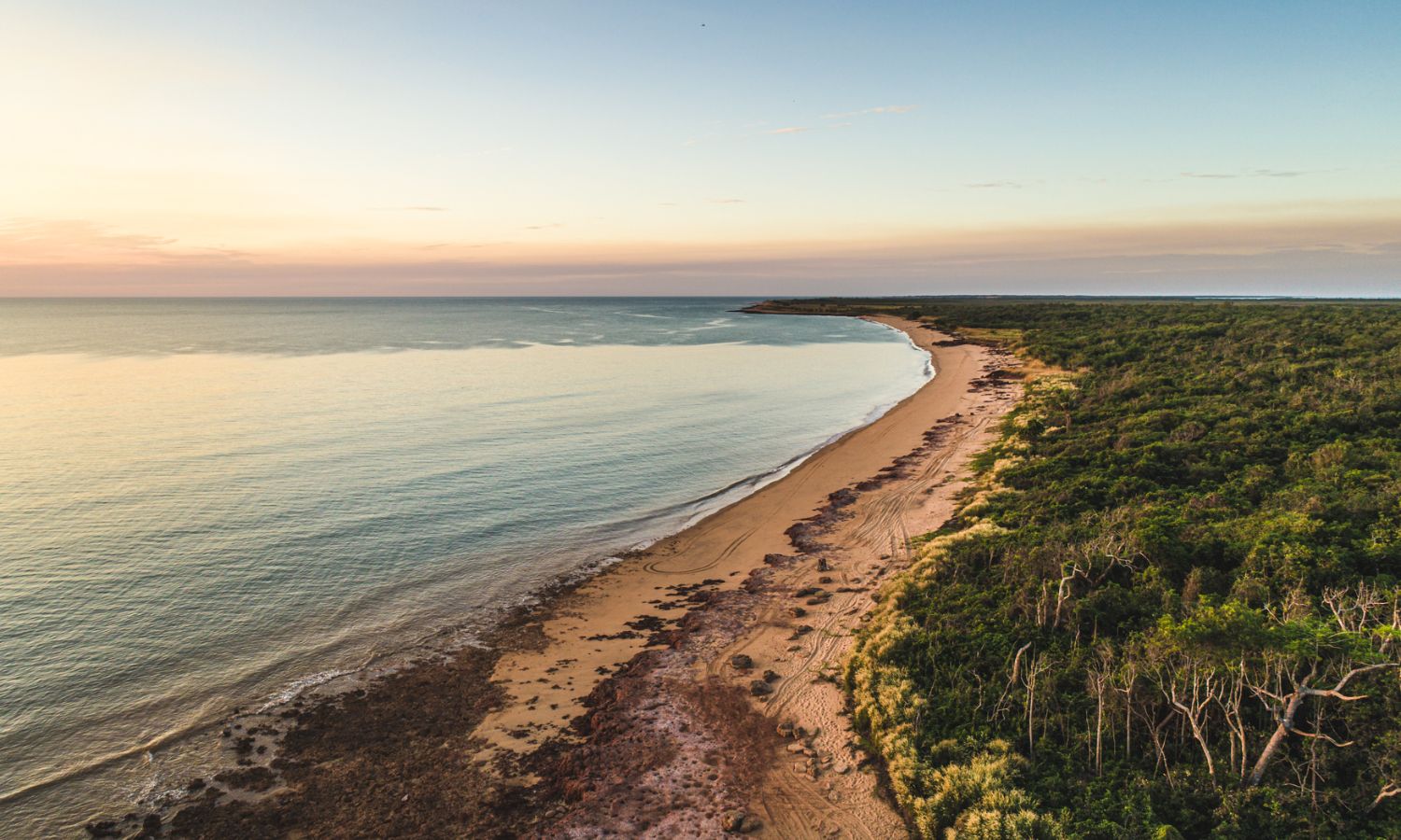 An image of one of the best beaches in the northern territory