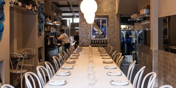 restaurants with communal tables