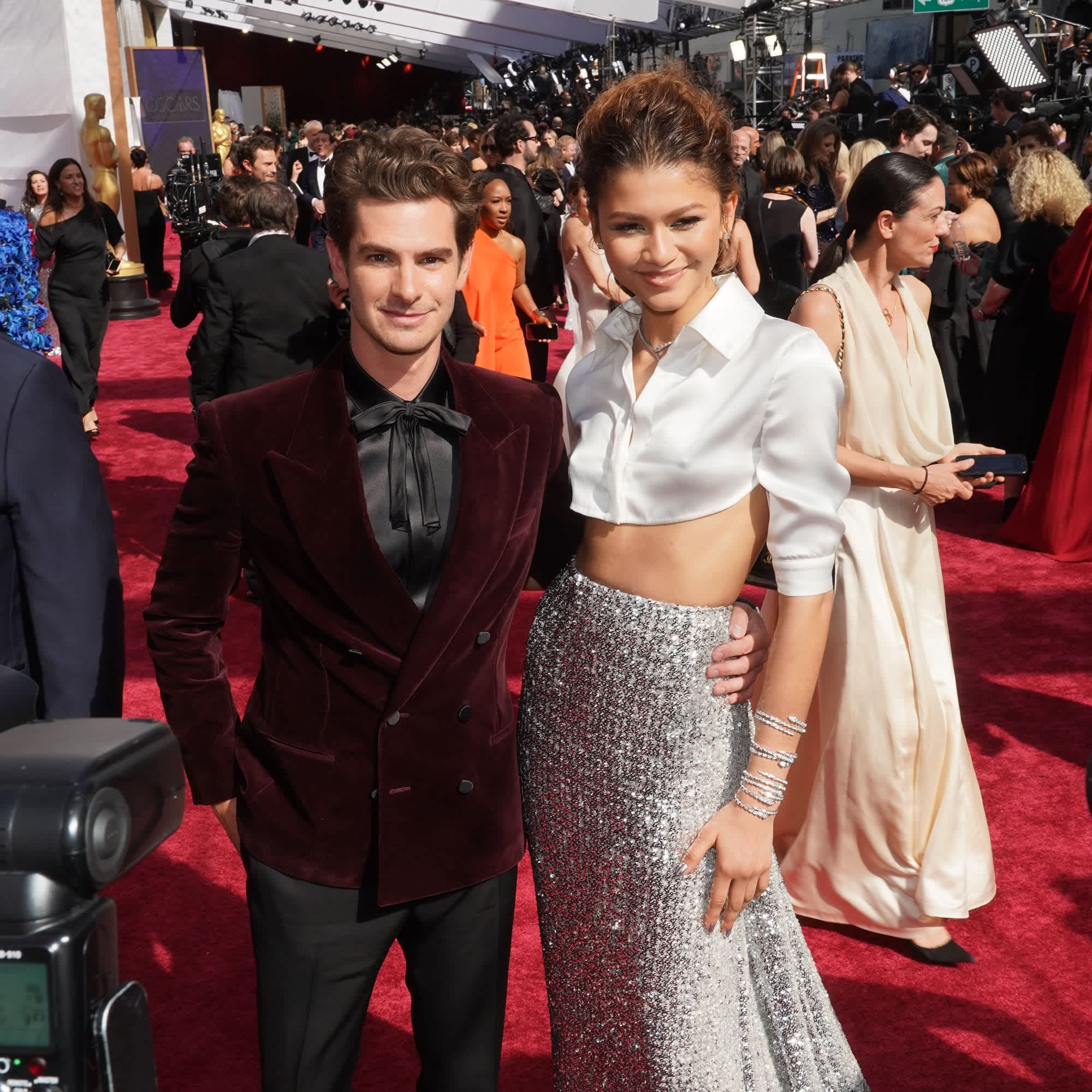 Zendaya Trades In Her Spider-Man, Tom Holland, For Andrew Garfield at ...