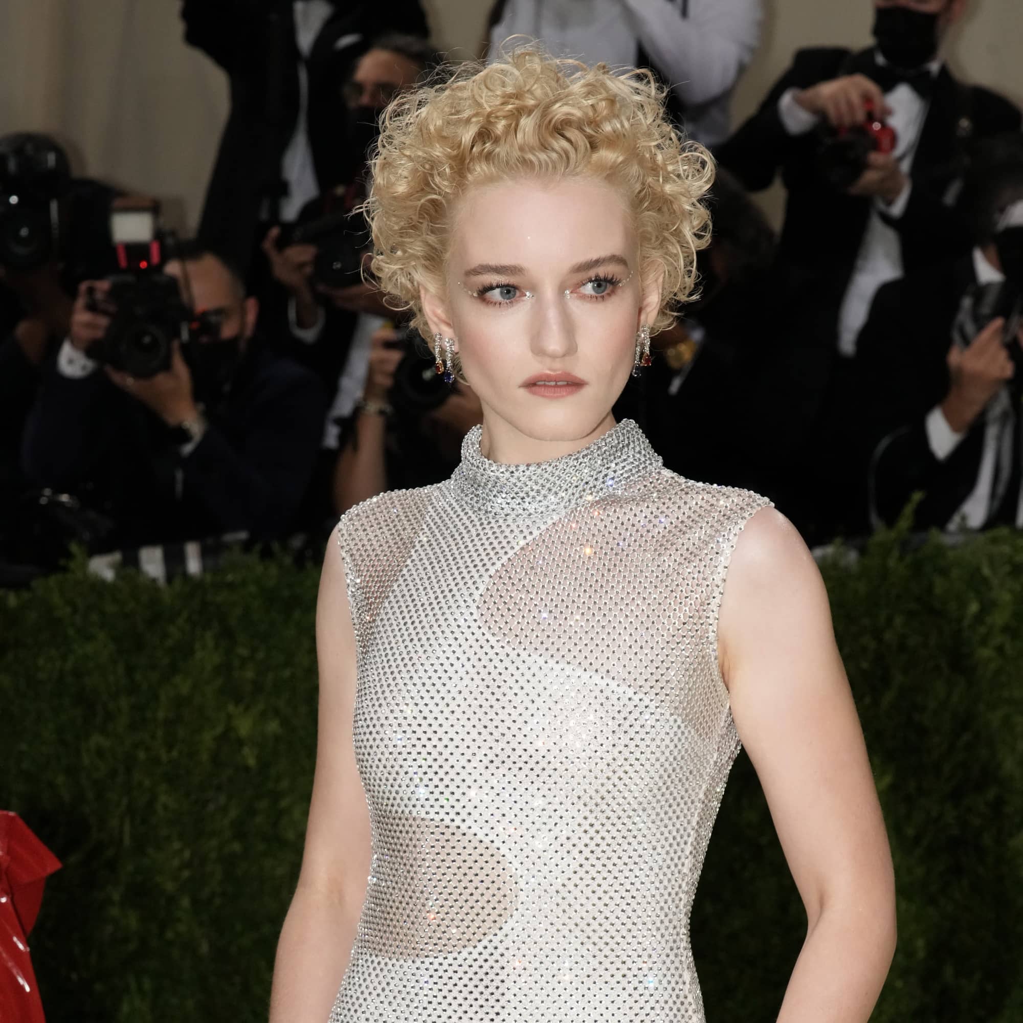 Julia Garner May Be Playing Madonna in an Upcoming Biopic - POPSUGAR ...