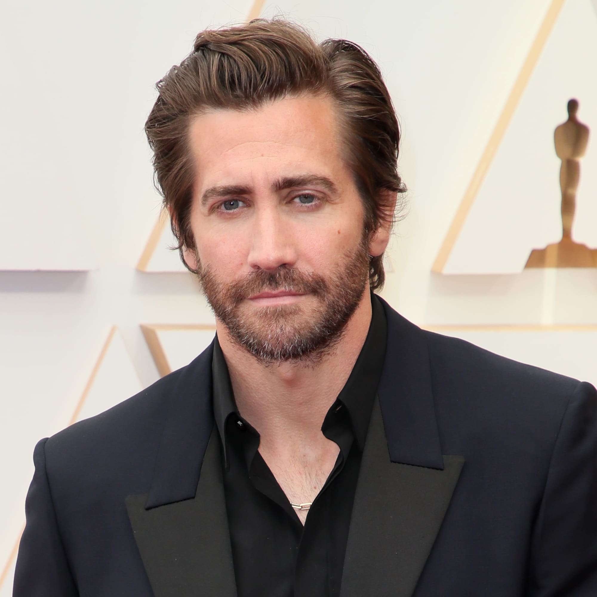 Jake Gyllenhaal to Star in Remake of Patrick Swayze's Campy Cult ...