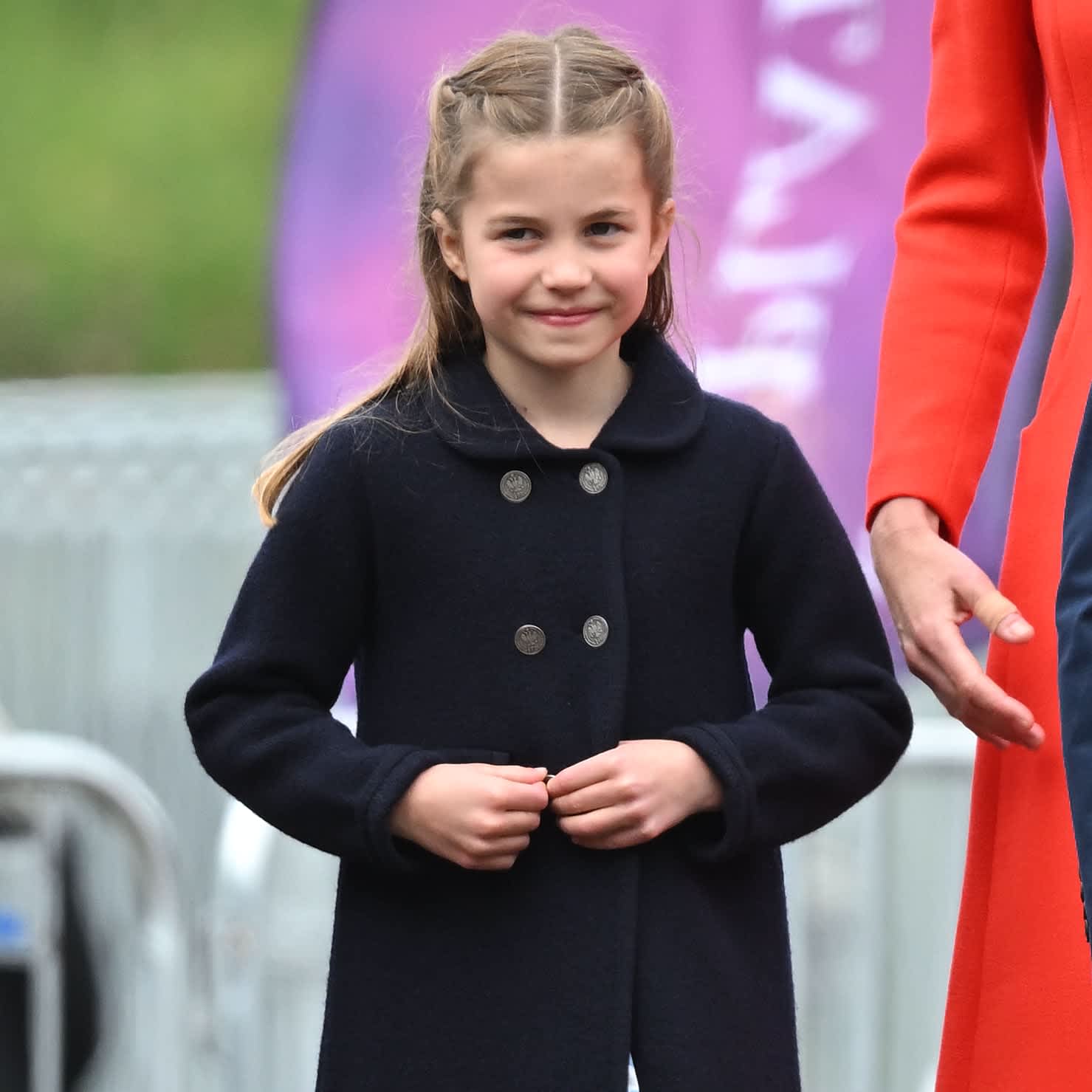 Princess Charlotte Is the Spitting Image of Kate Middleton in Navy With ...