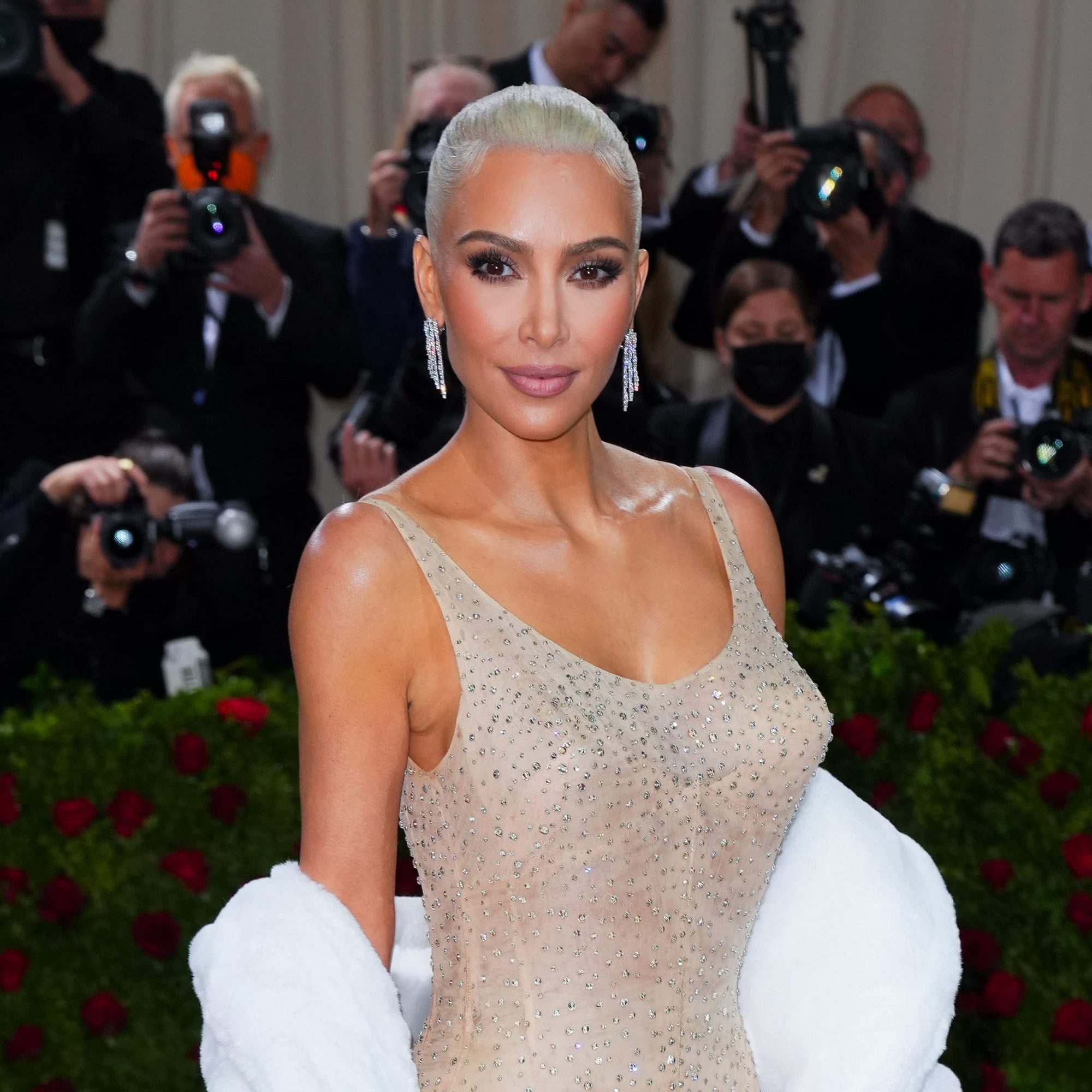 Kim Kardashian Eats Plant-Based Diet to Help Her Psoriasis - but Does ...